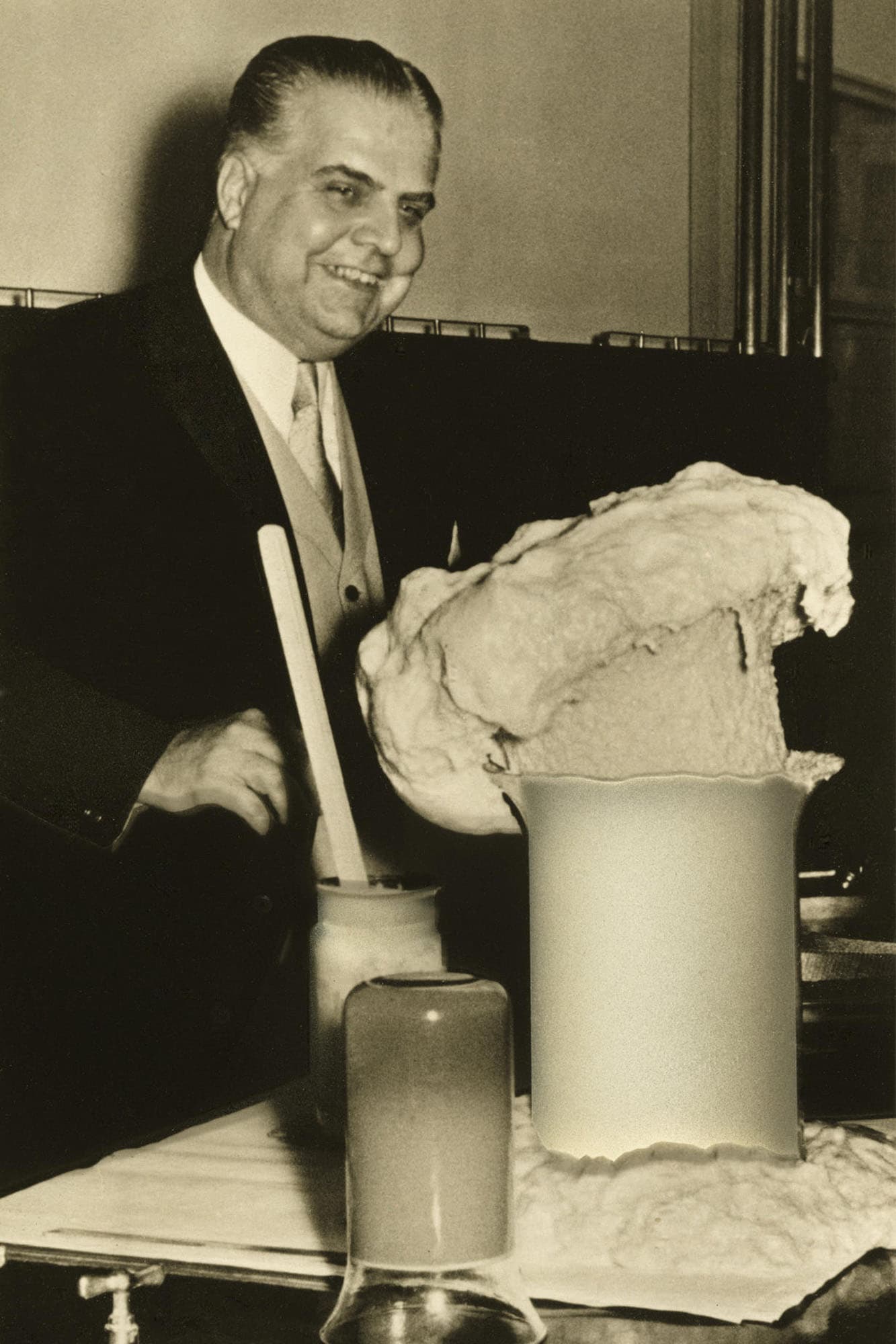 otto-bayer-discovers-polyurethan