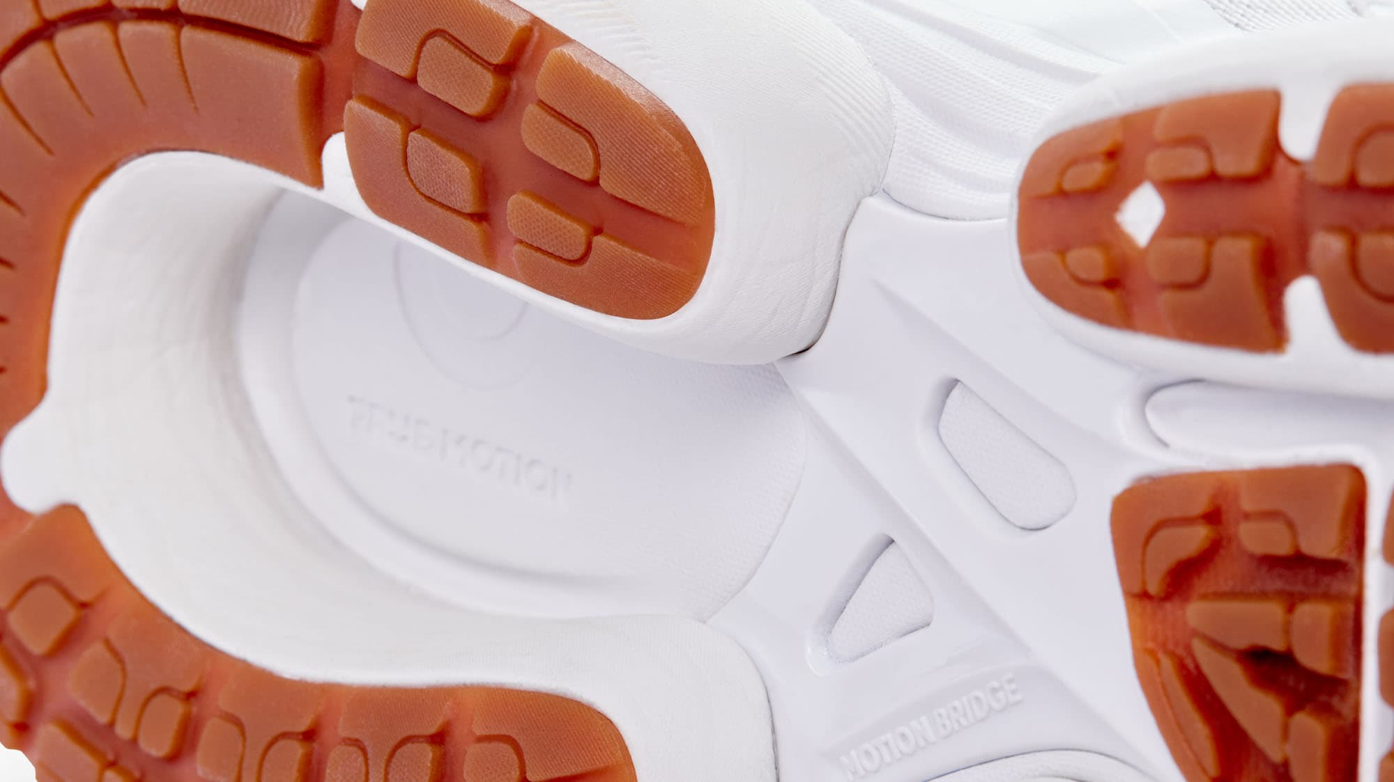 nevos-3-centered-footstrike-unisex-white-mobile