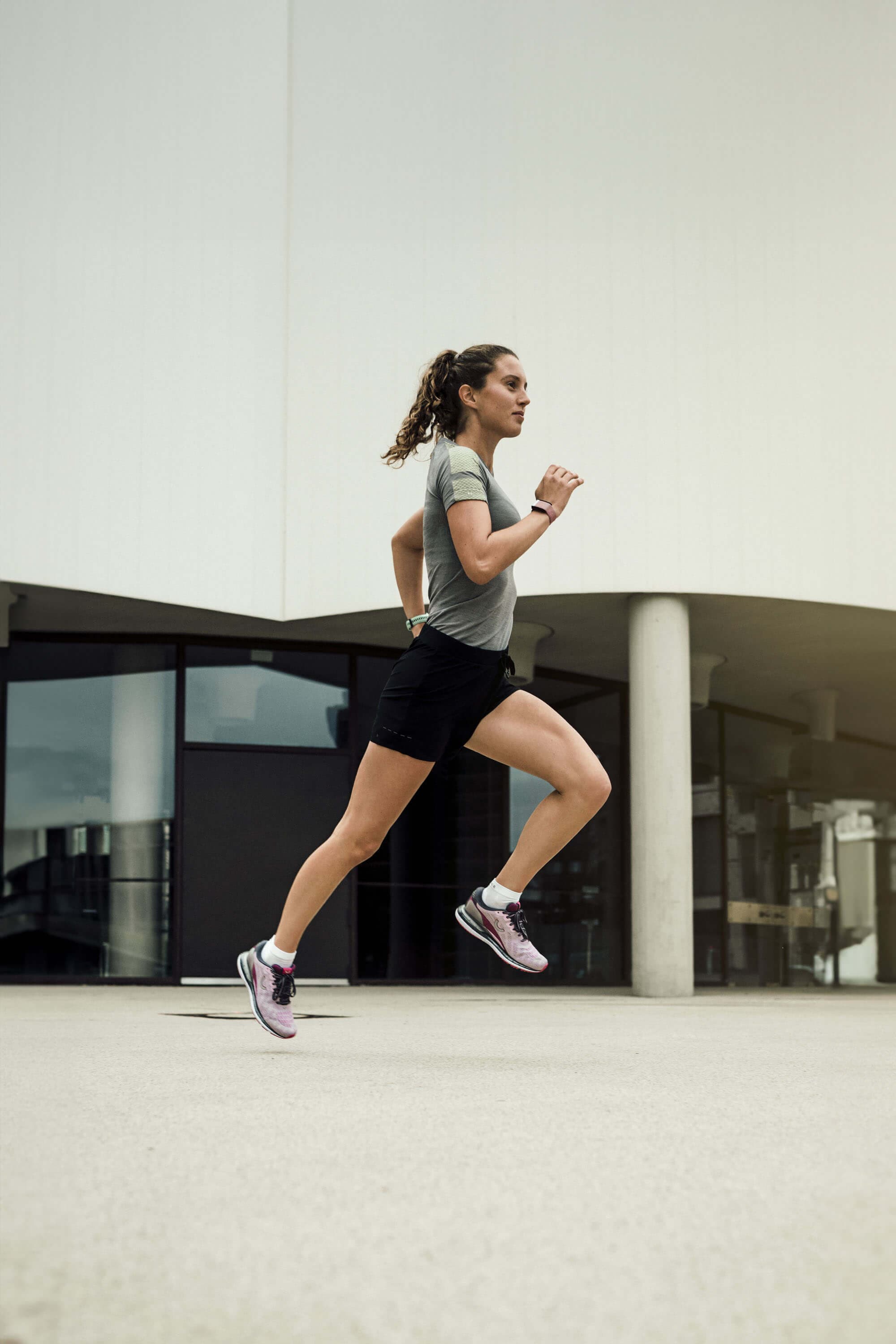 falke-ru-true-motion-aion-discover-the-u-tech-aion_pink-2