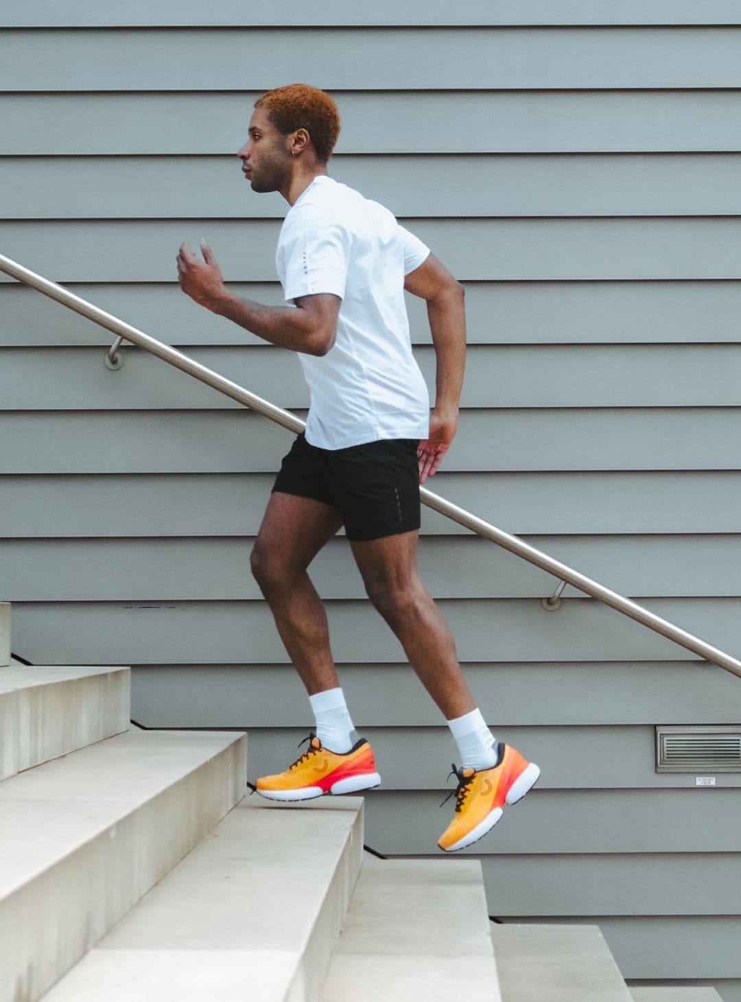 nevos-3-mood_01-men-orange