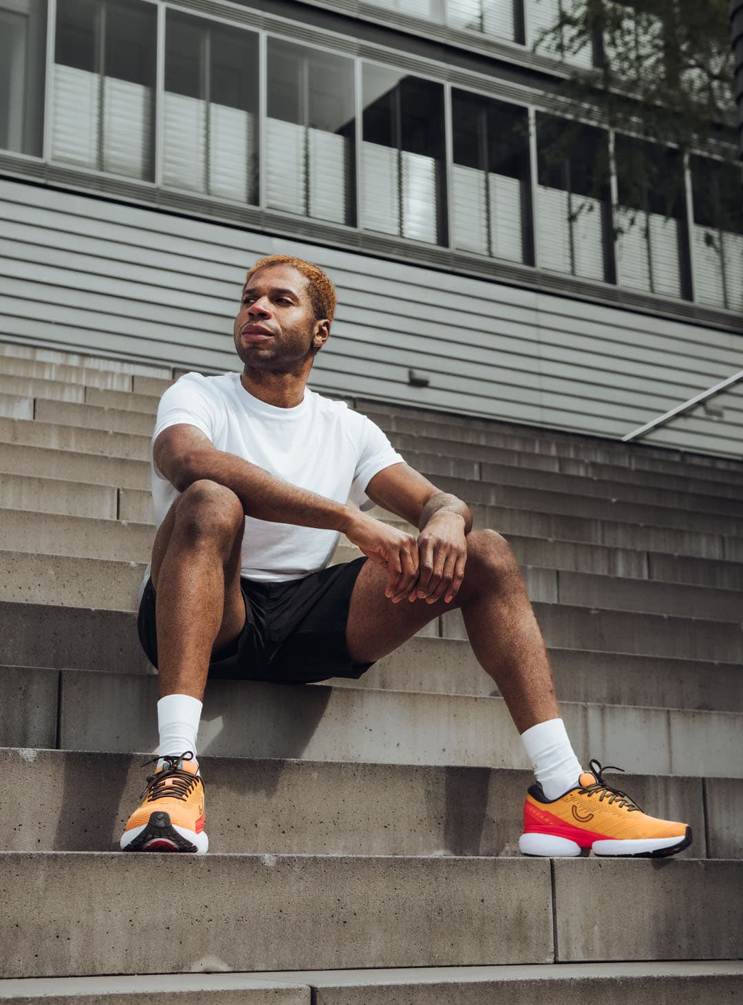 nevos-3-mood_03-men-orange