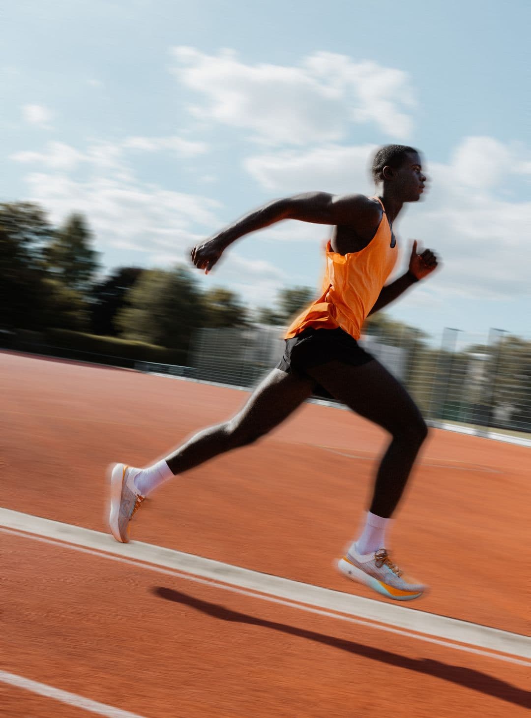 u-tech-solo-2_tmm01151d_01_mood_02