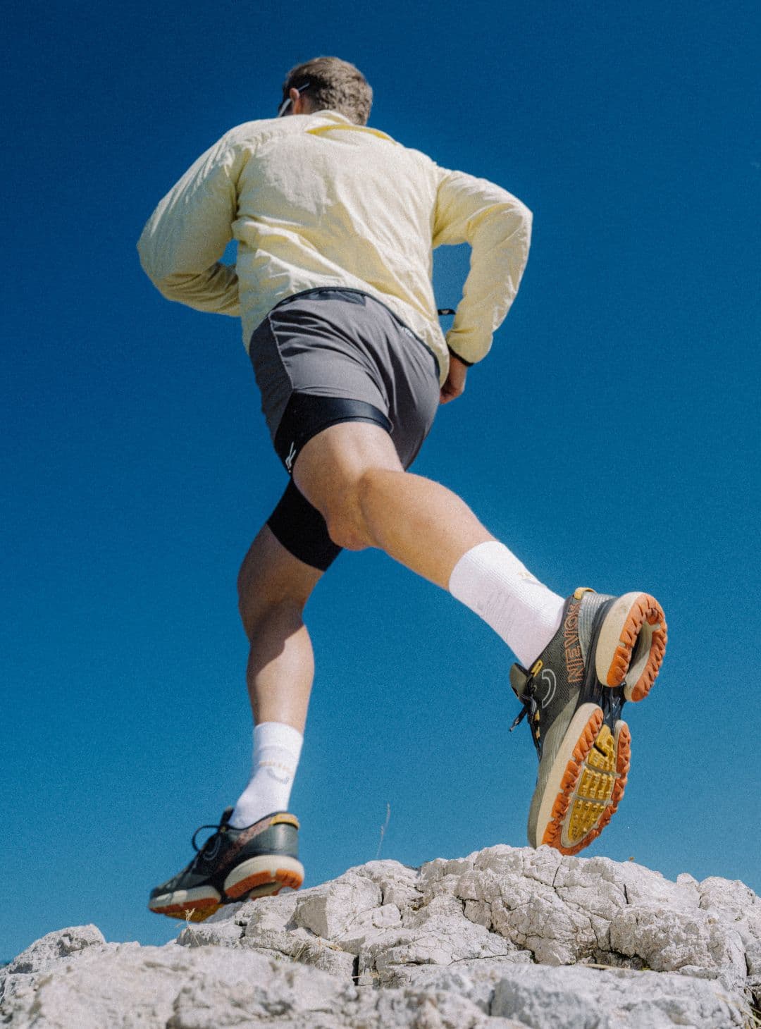 u-tech-nevos-elements-3_tmm01121d_02_mood_01