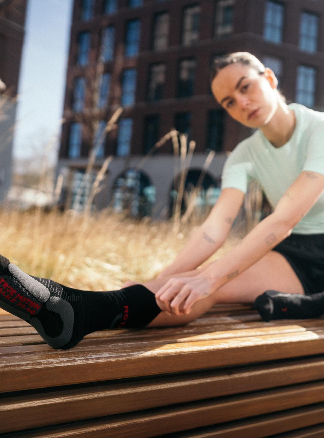 falke-ru-true-motion-damen-laufsocke-lang-mood-03