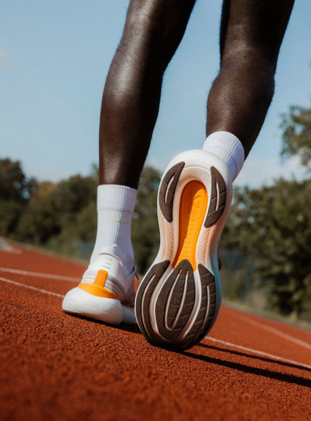 u-tech-solo-2_tmm01151d_01_mood_03