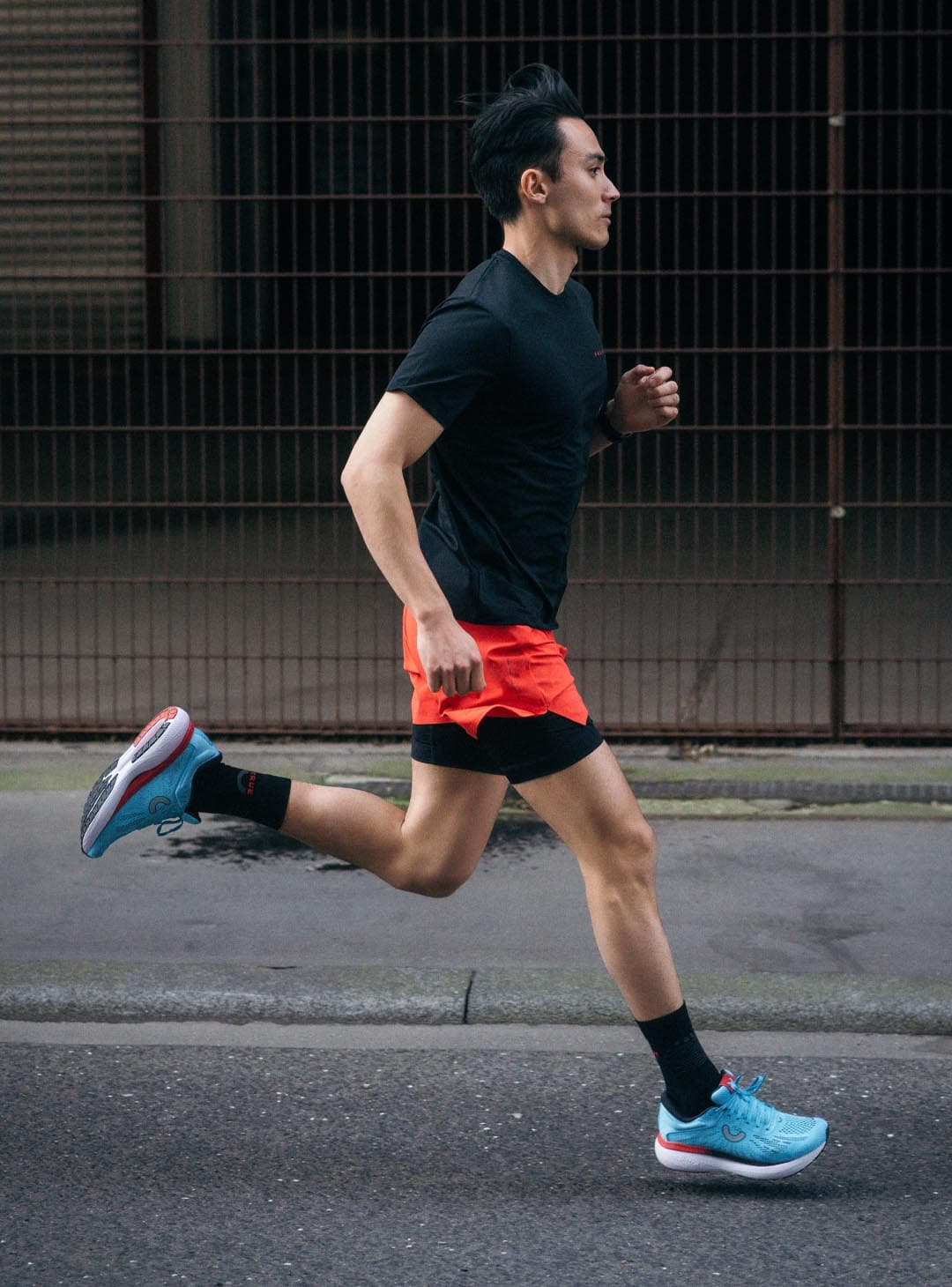 falke-ru-true-motion-herren-laufsocke-lang-mood-03