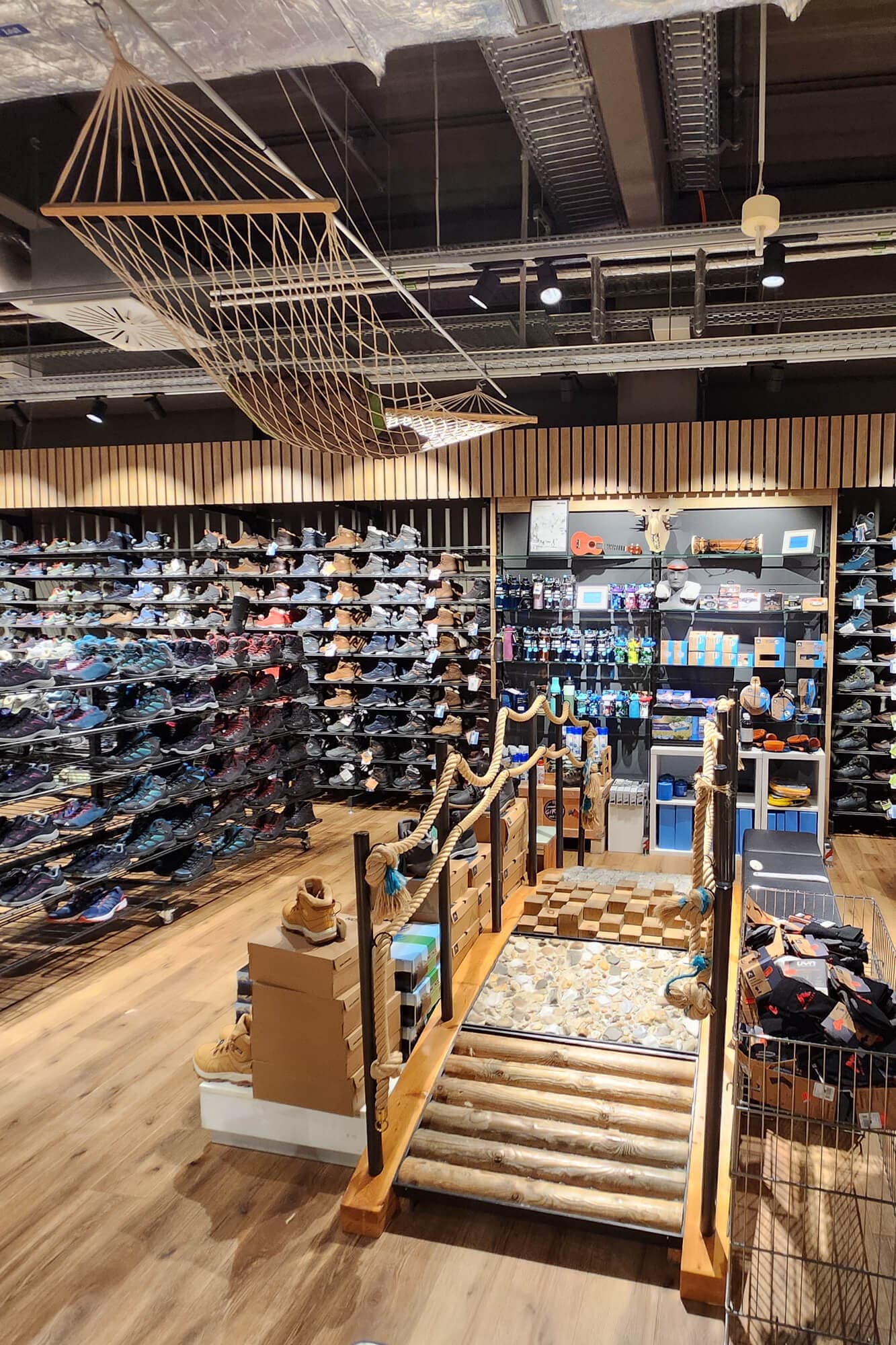 rlbl-intersport-huebner-leuna_wanderabteilung_ret