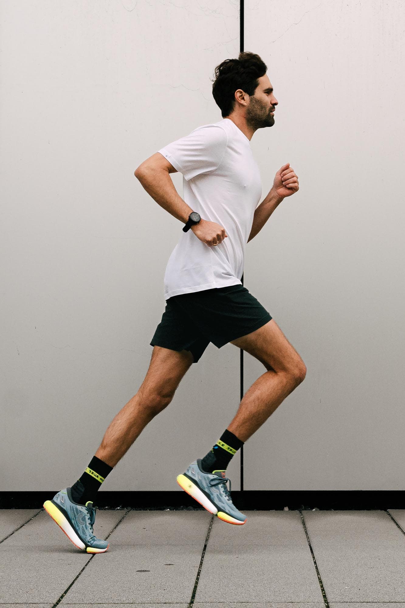 u-tech-vichara-men-02-mood-01