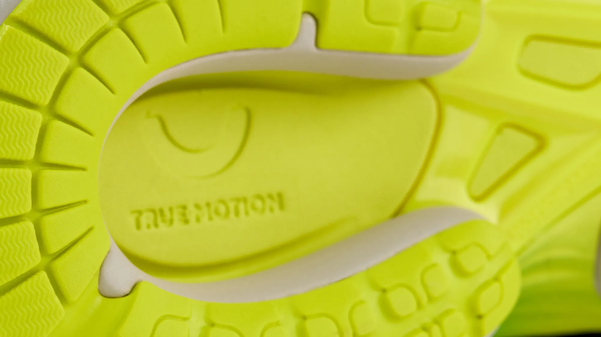 nevos-3-men-04-mobile-usp-01