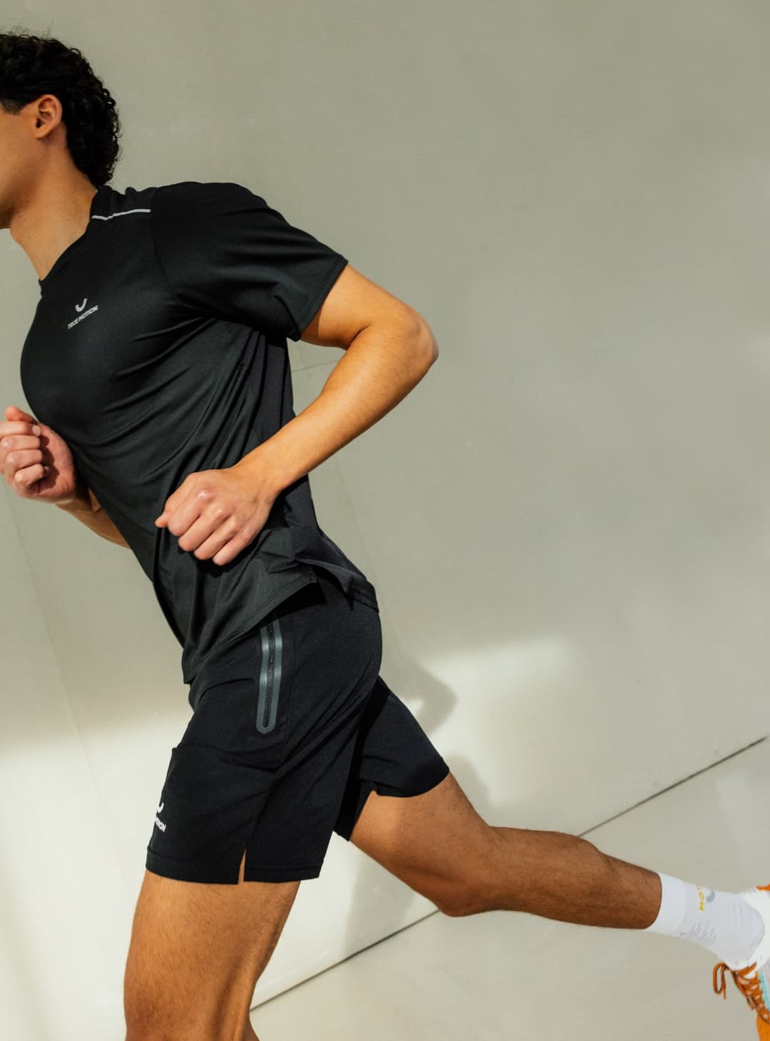 running-shorts_tmm0301_01_mood_01